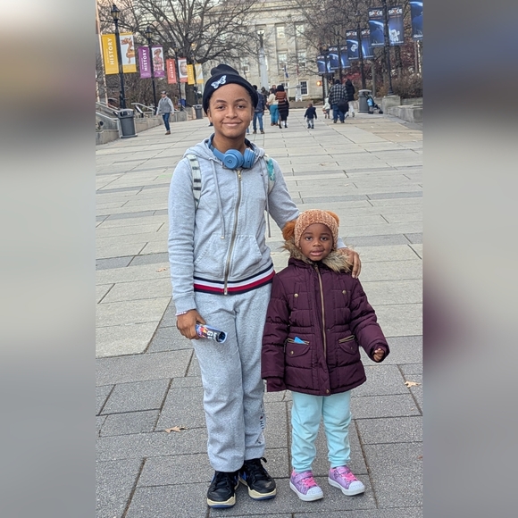 Meet your Posher!!🎓👓🏡⛴️ - Picture 4 of 4